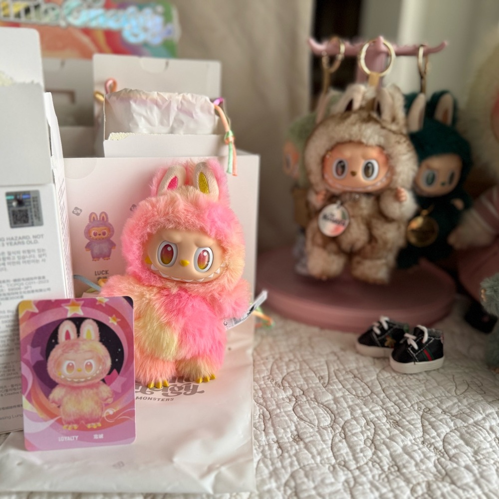 💛 🩷 THE MONSTERS Labubu Big into Energy Series: Loyalty